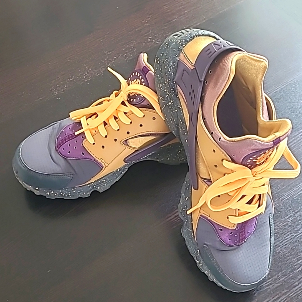 Air Huarache by Nike